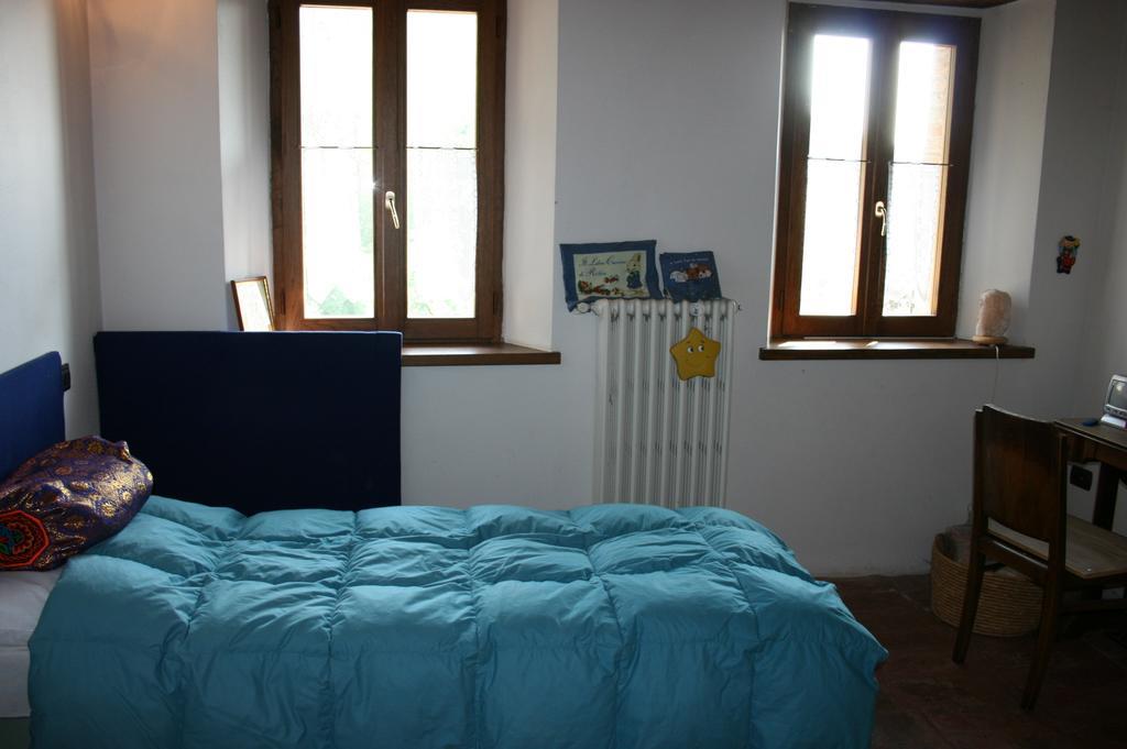 Casa Dell' Abbondanza B&B Agriturismo Vigoleno Szoba fotó
