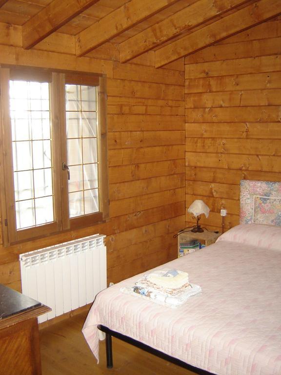 Casa Dell' Abbondanza B&B Agriturismo Vigoleno Szoba fotó