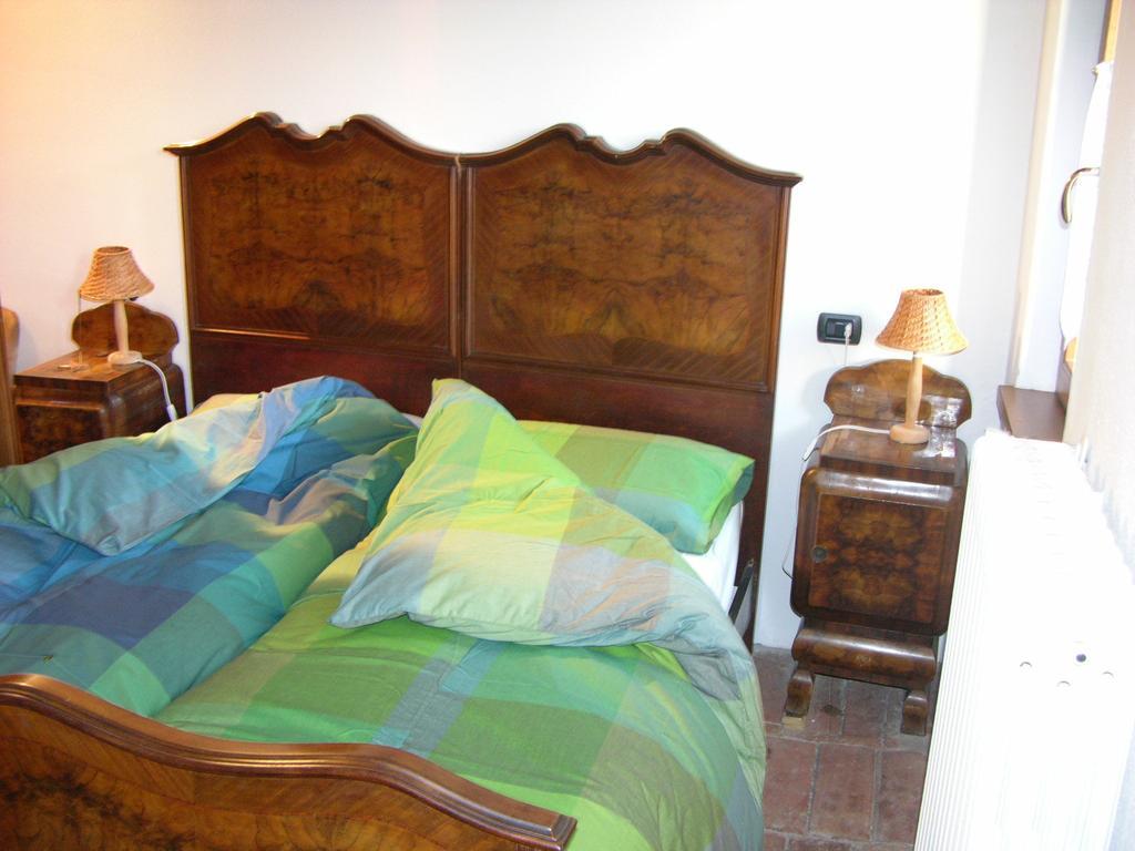 Casa Dell' Abbondanza B&B Agriturismo Vigoleno Szoba fotó
