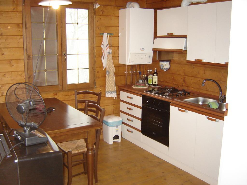Casa Dell' Abbondanza B&B Agriturismo Vigoleno Szoba fotó